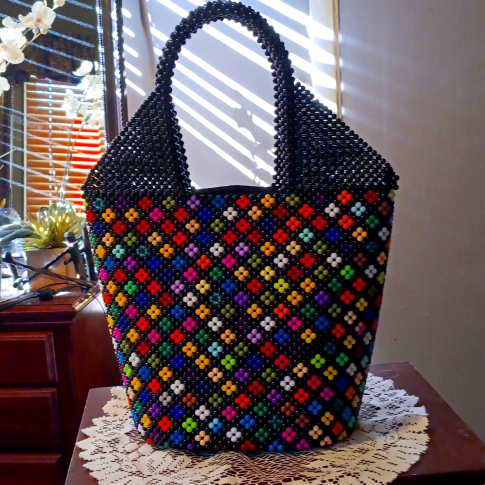 BEAUTIFUL! HANDCRAFTED MULTI-COLORED BEADED, ZIP CLOSED W/ BLACK LEATHER BOTTOM